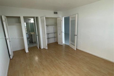 Снять в аренду кондоминиум в Майами, Флорида 1 спальня, 65.96м2, № 1998202 - фото 27