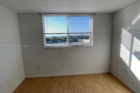 Снять в аренду кондоминиум в Майами, Флорида 1 спальня, 65.96м2, № 1998202 - фото 24