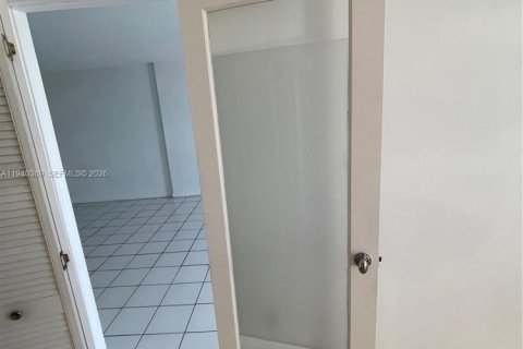 Снять в аренду кондоминиум в Майами, Флорида 1 спальня, 65.96м2, № 1998202 - фото 25