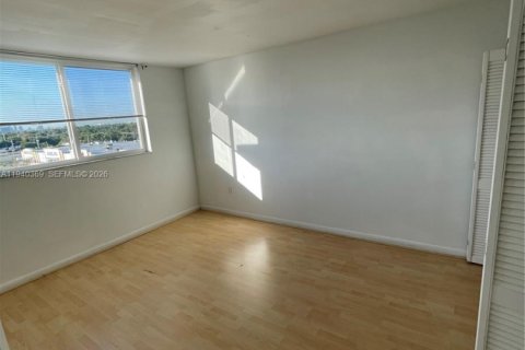 Снять в аренду кондоминиум в Майами, Флорида 1 спальня, 65.96м2, № 1998202 - фото 26