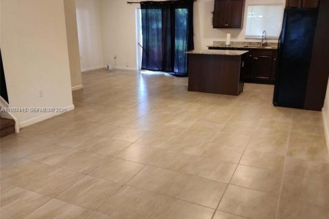 Townhouse in North Lauderdale, Florida 1 bedroom, 128.21 sq.m. № 1986274 - photo 3