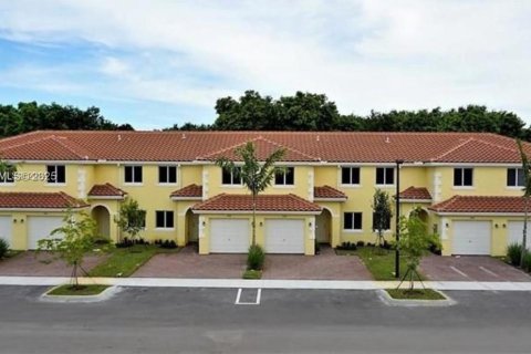 Townhouse in North Lauderdale, Florida 1 bedroom, 128.21 sq.m. № 1986274