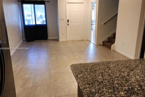 Townhouse in North Lauderdale, Florida 1 bedroom, 128.21 sq.m. № 1986274 - photo 4