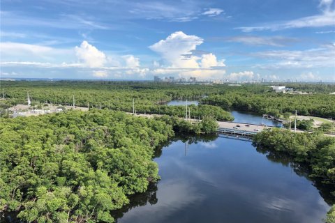 Купить кондоминиум в Норт-Майами-Бич, Флорида 2 спальни, 103.96м2, № 1968528 - фото 9