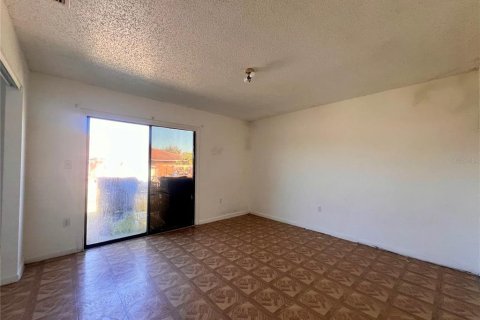 House in Mulberry, Florida 2 bedrooms, 83.61 sq.m. № 2196685 - photo 4