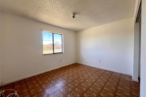 House in Mulberry, Florida 2 bedrooms, 83.61 sq.m. № 2196685 - photo 3