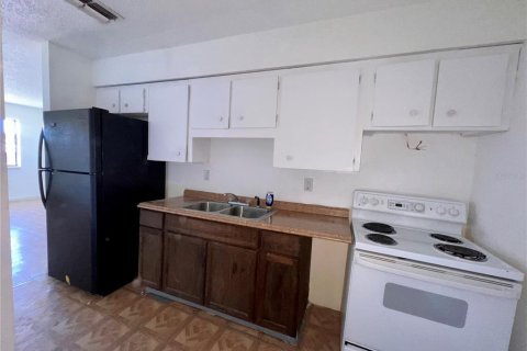 House in Mulberry, Florida 2 bedrooms, 83.61 sq.m. № 2196685 - photo 5
