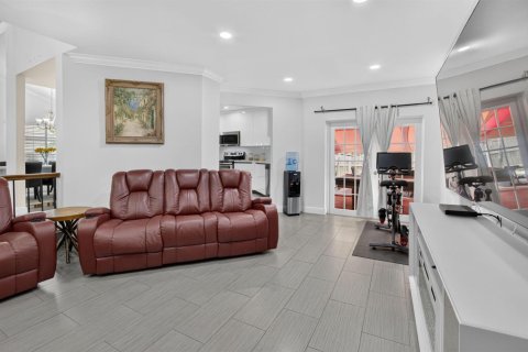 House in Delray Beach, Florida 3 bedrooms, 160.26 sq.m. № 2260884 - photo 19