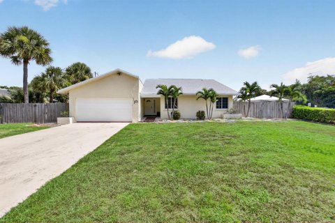 House in Delray Beach, Florida 3 bedrooms, 160.26 sq.m. № 2260884