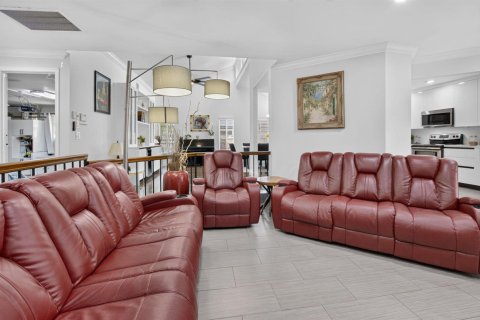 House in Delray Beach, Florida 3 bedrooms, 160.26 sq.m. № 2260884 - photo 20