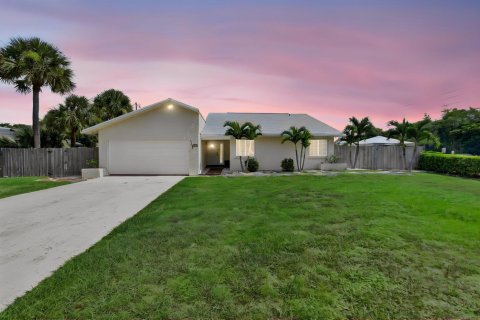 House in Delray Beach, Florida 3 bedrooms, 160.26 sq.m. № 2260884 - photo 2
