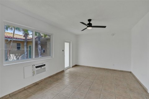 Снять в аренду кондоминиум в Майами-Бич, Флорида 1 спальня, 49.24м2, № 1842402 - фото 11