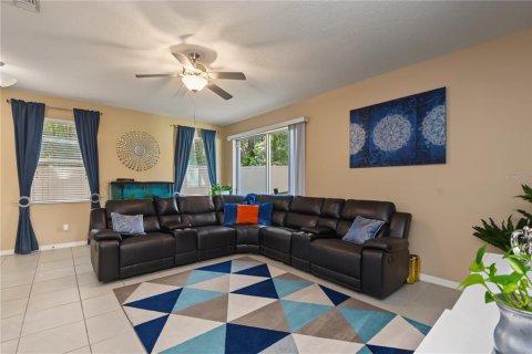 Villa ou maison à vendre à Apopka, Floride: 3 chambres, 162.95 m2 № 2418504 - photo 4