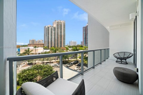 Condo in Aventura, Florida, 3 bedrooms № 2006925 - photo 23