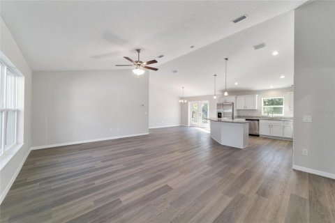 House in Dunnellon, Florida 3 bedrooms, 151.34 sq.m. № 1552676 - photo 6