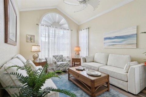 Villa ou maison à vendre à Umatilla, Floride: 3 chambres, 271.37 m2 № 1724156 - photo 5