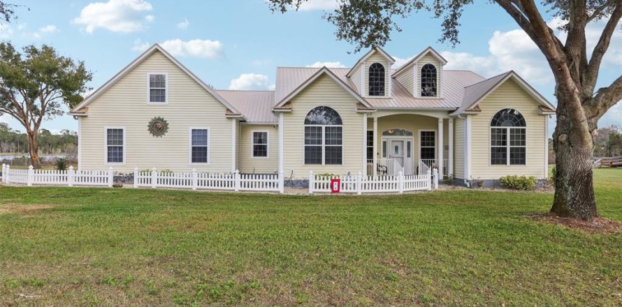 Villa ou maison à Umatilla, Floride 3 chambres, 271.37 m2 № 1724156
