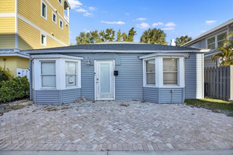 Casa en venta en Redington Shores, Florida, 2 dormitorios, 78.22 m2 № 2108600 - foto 2