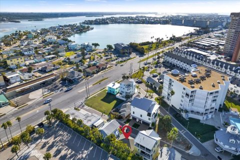 Casa en venta en Redington Shores, Florida, 2 dormitorios, 78.22 m2 № 2108600 - foto 13