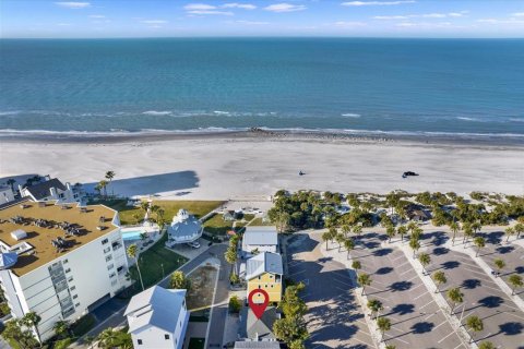 Casa en Redington Shores, Florida 2 dormitorios, 78.22 m2 № 2108600