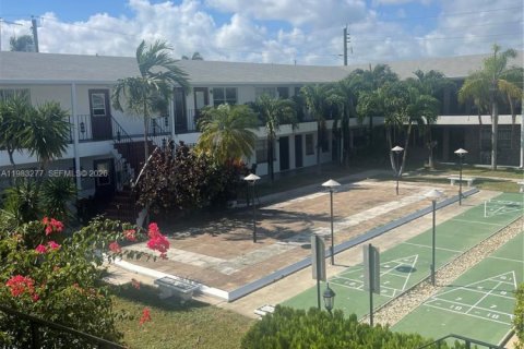Condominio en venta en Hallandale Beach, Florida, 2 dormitorios, 72 m2 № 2048463 - foto 26