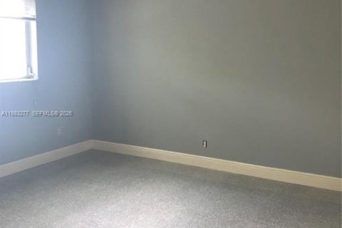 Condominio en venta en Hallandale Beach, Florida, 2 dormitorios, 72 m2 № 2048463 - foto 5