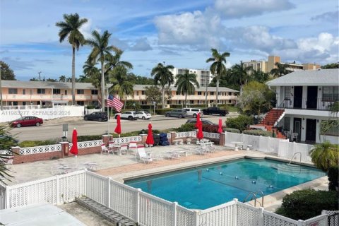 Condominio en venta en Hallandale Beach, Florida, 2 dormitorios, 72 m2 № 2048463 - foto 24