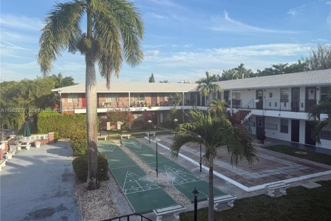 Condominio en venta en Hallandale Beach, Florida, 2 dormitorios, 72 m2 № 2048463 - foto 13