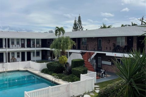 Condominio en venta en Hallandale Beach, Florida, 2 dormitorios, 72 m2 № 2048463 - foto 11