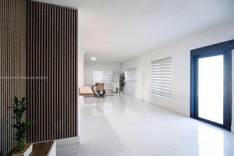 Villa ou maison à vendre à Miami, Floride: 3 chambres, 125.42 m2 № 1964199 - photo 9