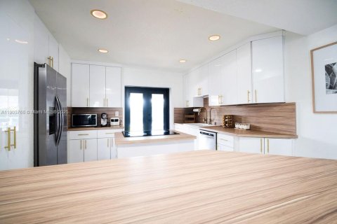 Villa ou maison à vendre à Miami, Floride: 3 chambres, 125.42 m2 № 1964199 - photo 14