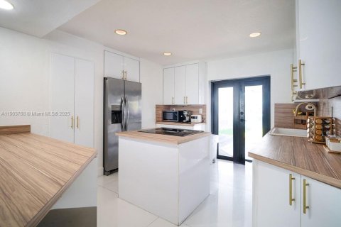 Villa ou maison à vendre à Miami, Floride: 3 chambres, 125.42 m2 № 1964199 - photo 15