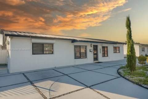 Villa ou maison à vendre à Miami, Floride: 3 chambres, 125.42 m2 № 1964199 - photo 28