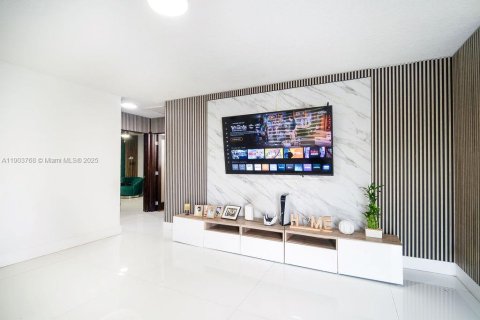 Villa ou maison à vendre à Miami, Floride: 3 chambres, 125.42 m2 № 1964199 - photo 19