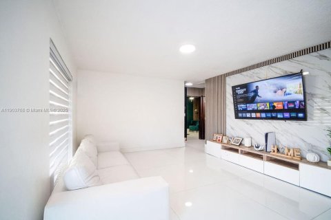 Villa ou maison à vendre à Miami, Floride: 3 chambres, 125.42 m2 № 1964199 - photo 20