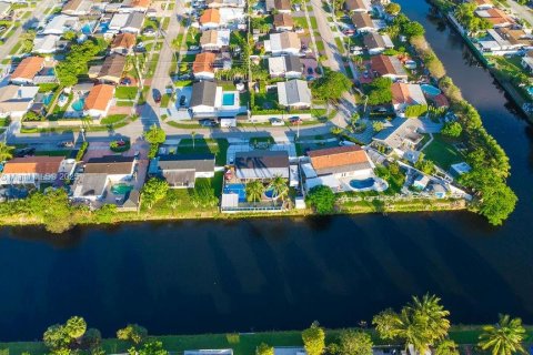 Villa ou maison à vendre à Miami, Floride: 3 chambres, 125.42 m2 № 1964199 - photo 4