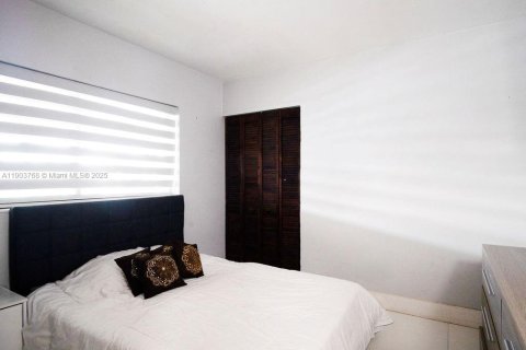 Villa ou maison à vendre à Miami, Floride: 3 chambres, 125.42 m2 № 1964199 - photo 24