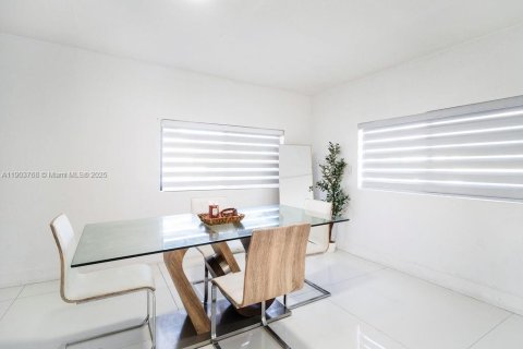 Villa ou maison à vendre à Miami, Floride: 3 chambres, 125.42 m2 № 1964199 - photo 11