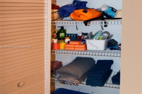 Снять в аренду кондоминиум в Майами, Флорида 1 спальня, 60.39м2, № 2150425 - фото 14