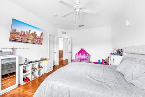 Townhouse in Homestead, Florida 3 bedrooms, 132.94 sq.m. № 1940665 - photo 9