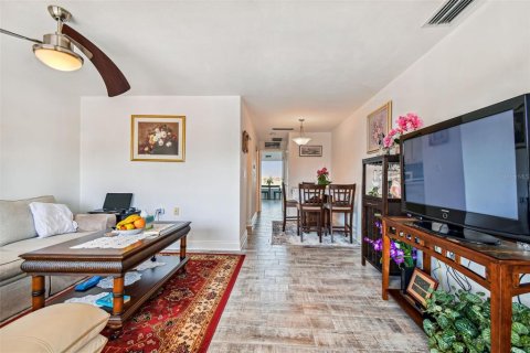 Copropriété à vendre à Treasure Island, Floride: 1 chambre, 52.3 m2 № 1512279 - photo 12