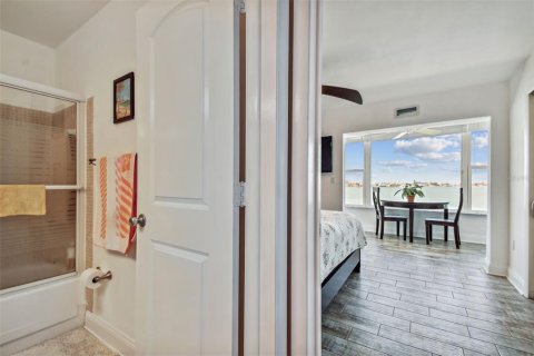 Copropriété à vendre à Treasure Island, Floride: 1 chambre, 52.3 m2 № 1512279 - photo 26