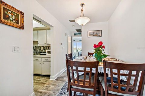 Copropriété à vendre à Treasure Island, Floride: 1 chambre, 52.3 m2 № 1512279 - photo 17