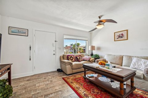 Copropriété à vendre à Treasure Island, Floride: 1 chambre, 52.3 m2 № 1512279 - photo 14