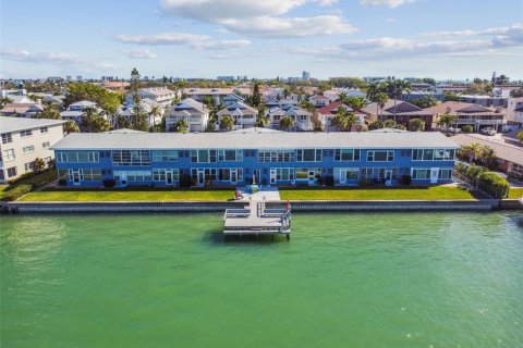 Copropriété à vendre à Treasure Island, Floride: 1 chambre, 52.3 m2 № 1512279 - photo 1