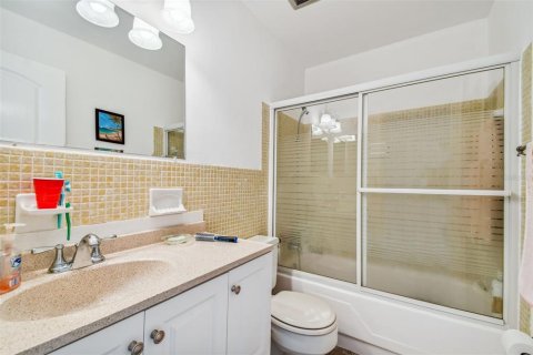 Copropriété à vendre à Treasure Island, Floride: 1 chambre, 52.3 m2 № 1512279 - photo 27