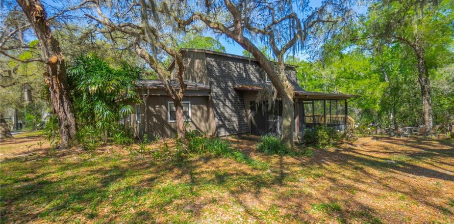 Casa en Floral City, Florida 3 dormitorios, 134.89 m2 № 2151011