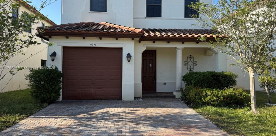 House in Miramar, Florida 3 bedrooms, 183.67 sq.m. № 1741989
