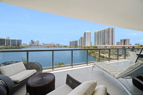 Condominio en venta en Aventura, Florida, 3 dormitorios, 249.72 m2 № 2153037 - foto 8
