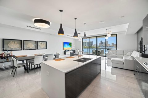 Condominio en venta en Aventura, Florida, 3 dormitorios, 249.72 m2 № 2153037 - foto 9